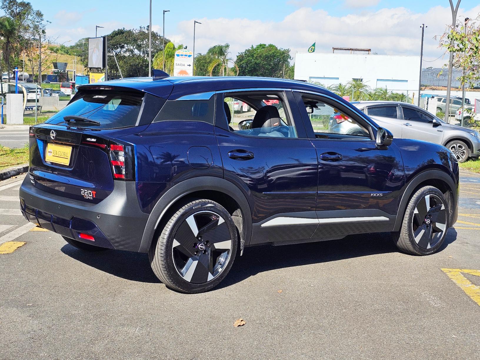 NISSAN KICKS