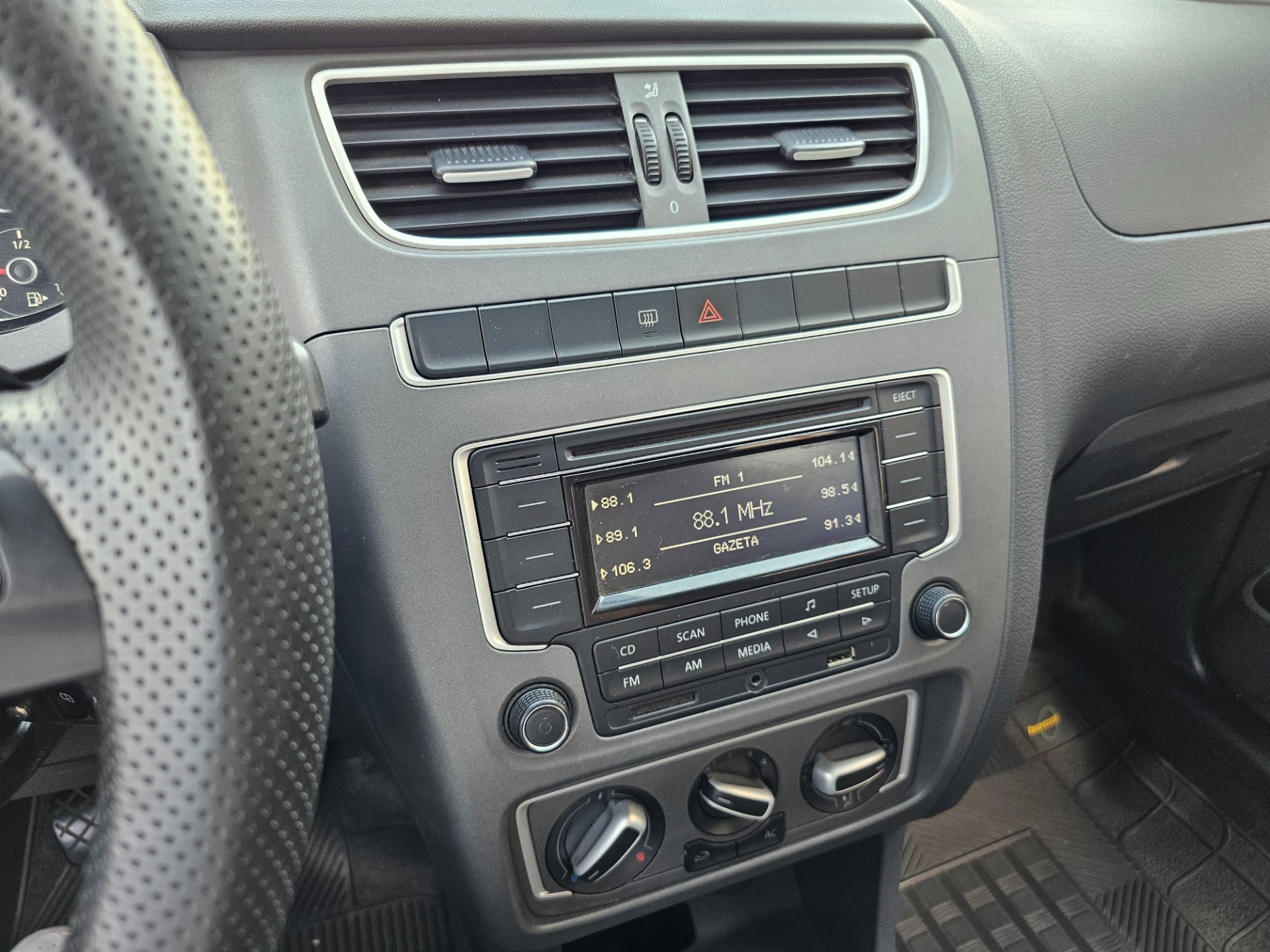 VOLKSWAGEN FOX