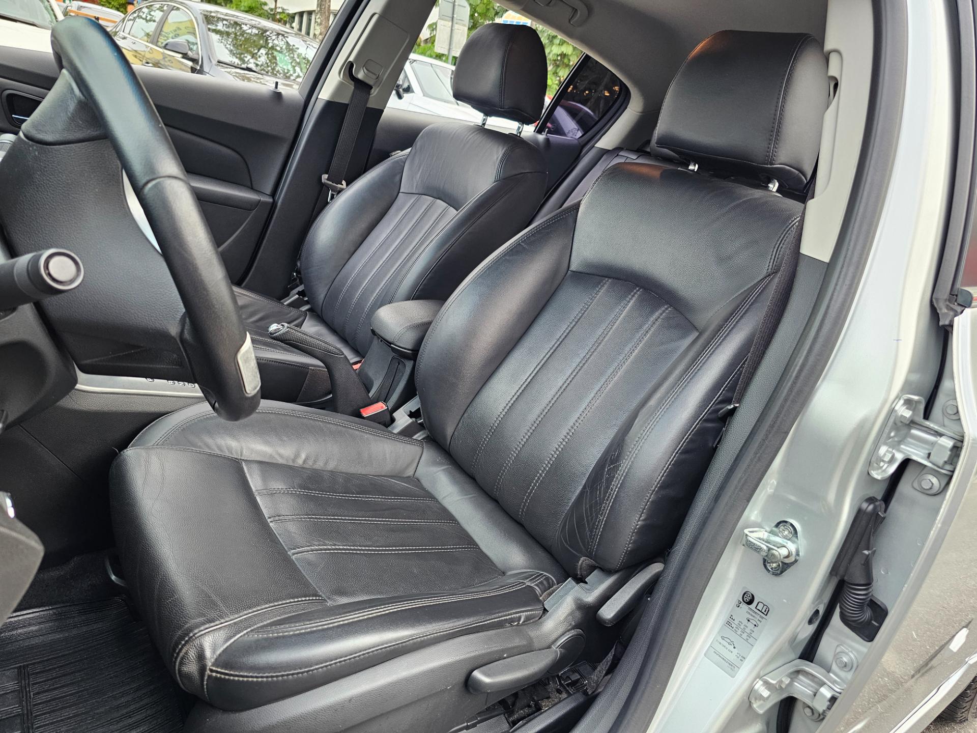 CHEVROLET CRUZE