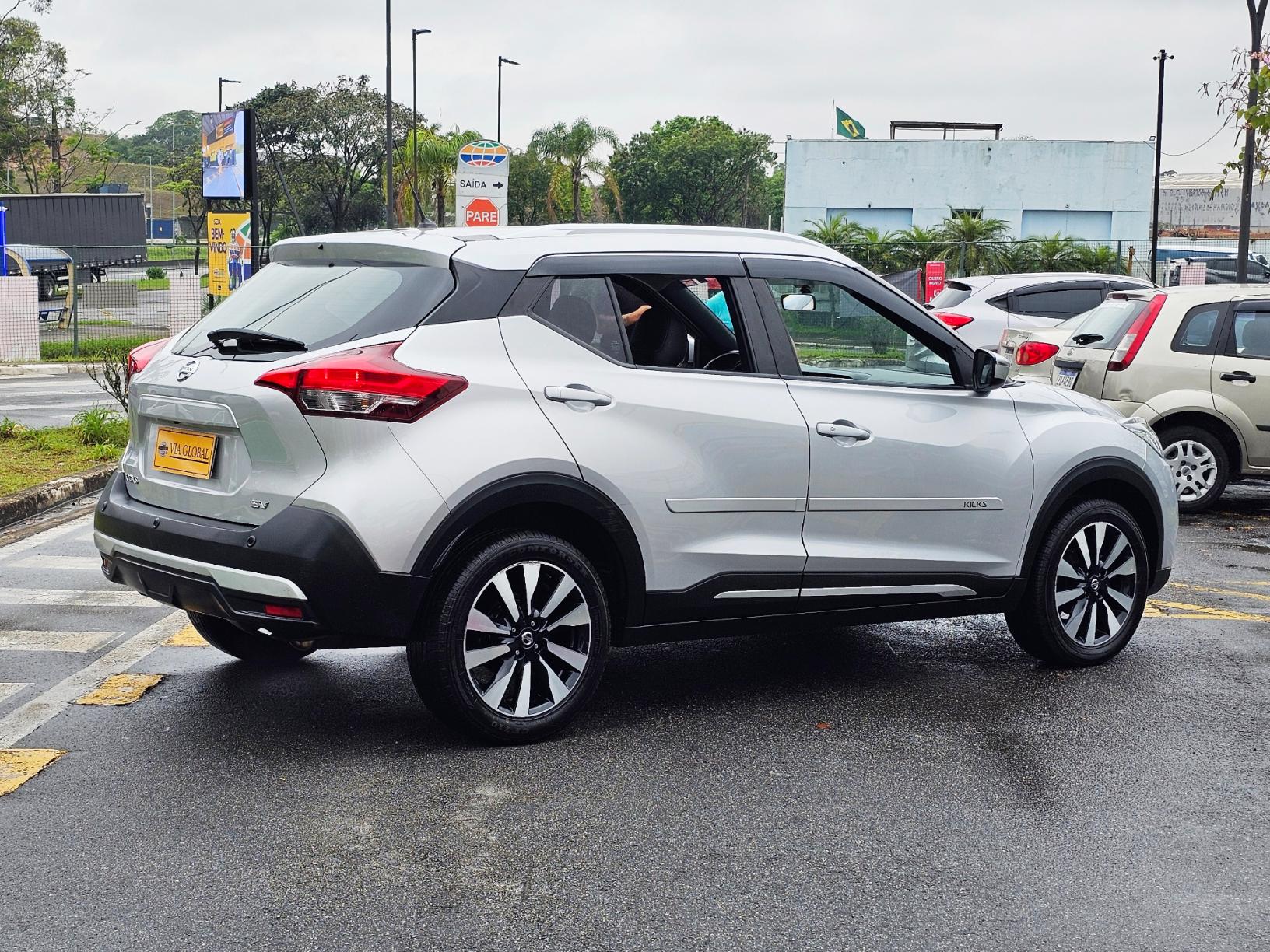 NISSAN KICKS