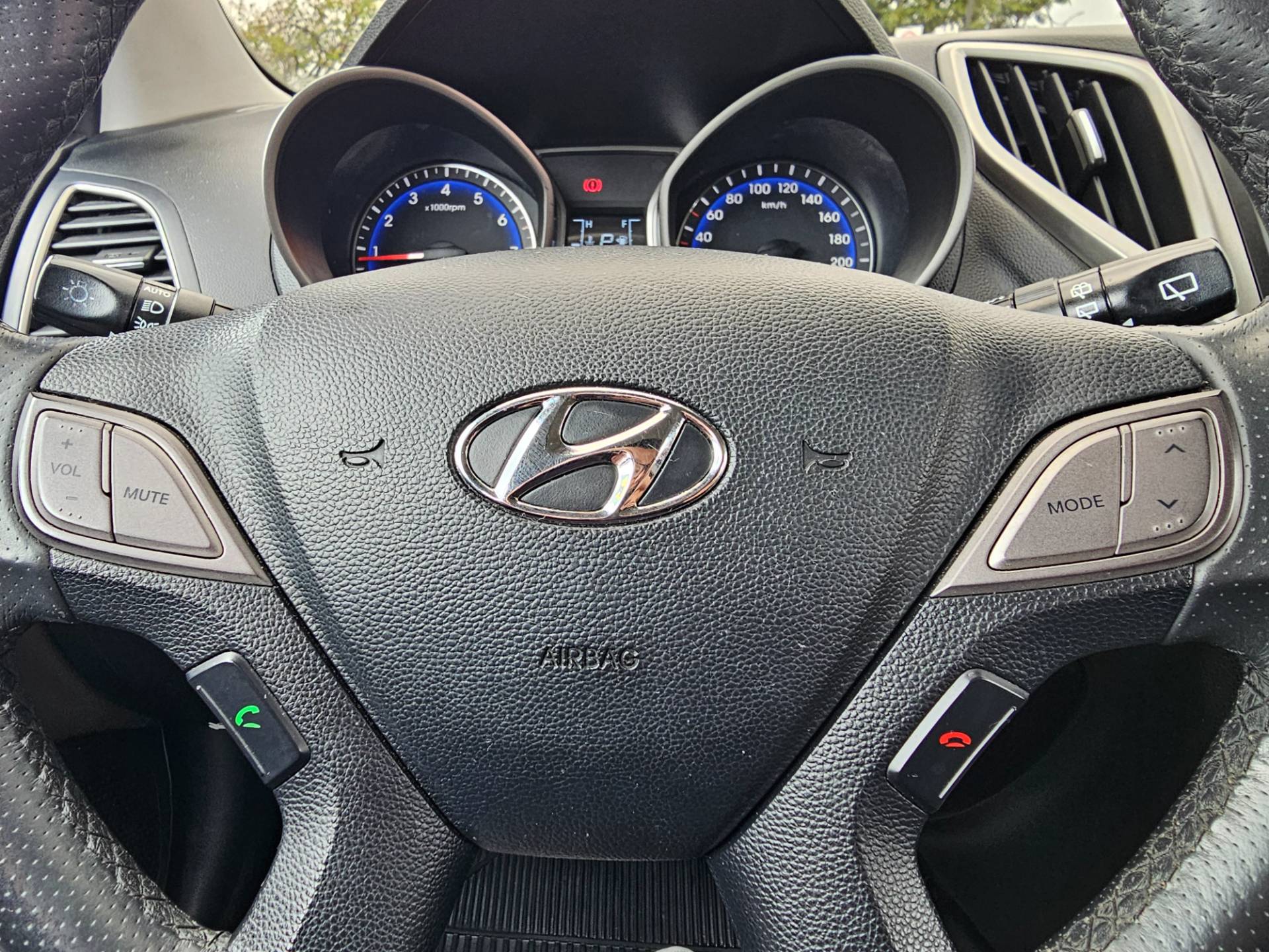 HYUNDAI HB20X