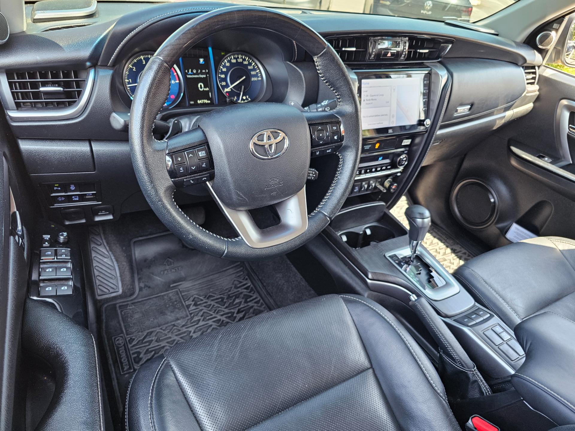 TOYOTA HILUX SW4
