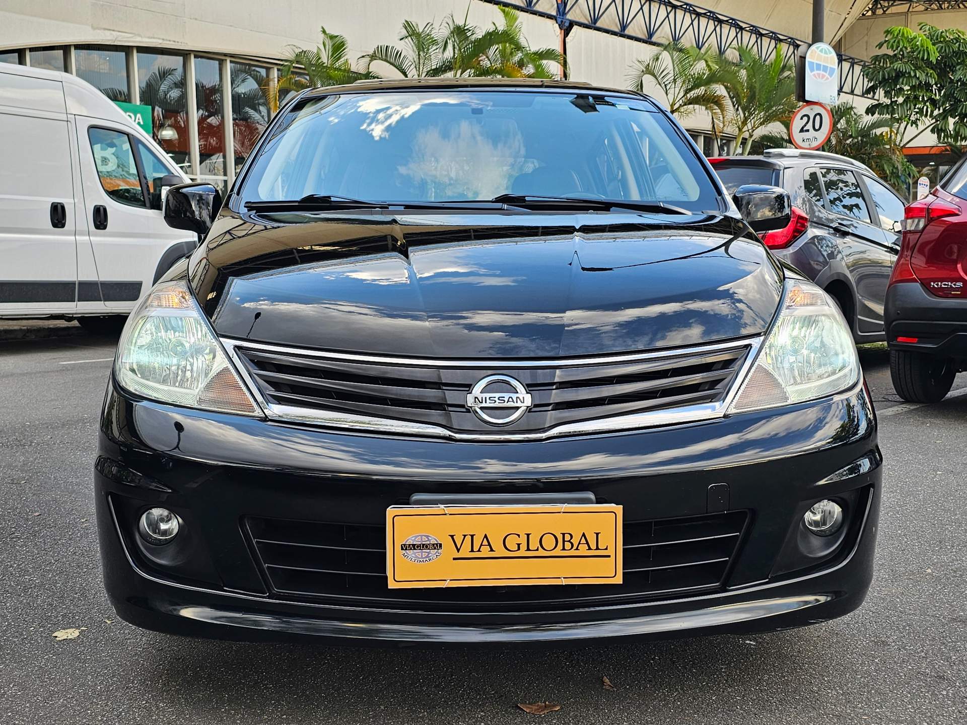 NISSAN TIIDA