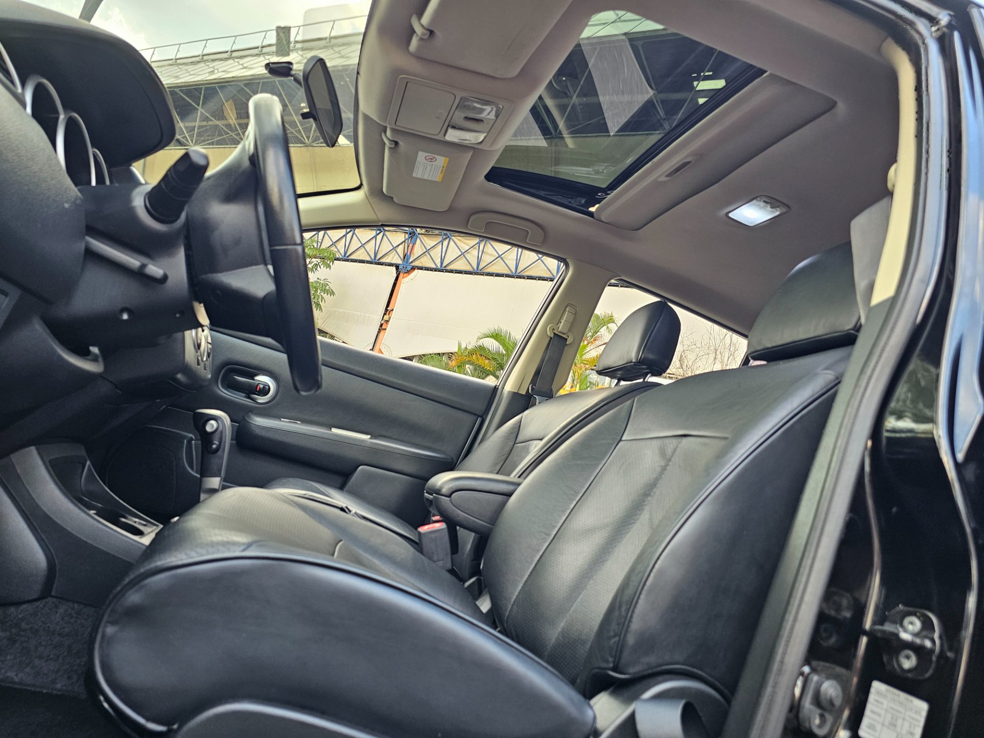 NISSAN TIIDA
