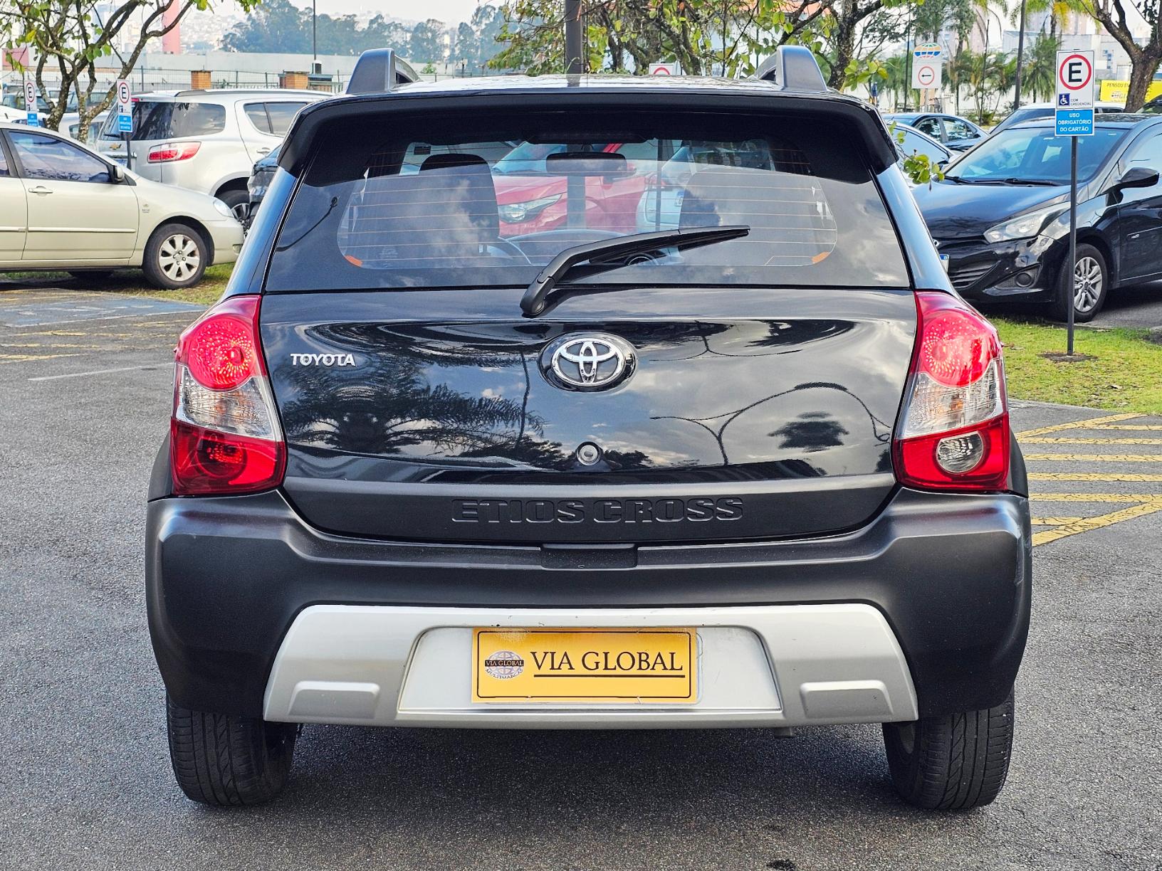 TOYOTA ETIOS CROSS