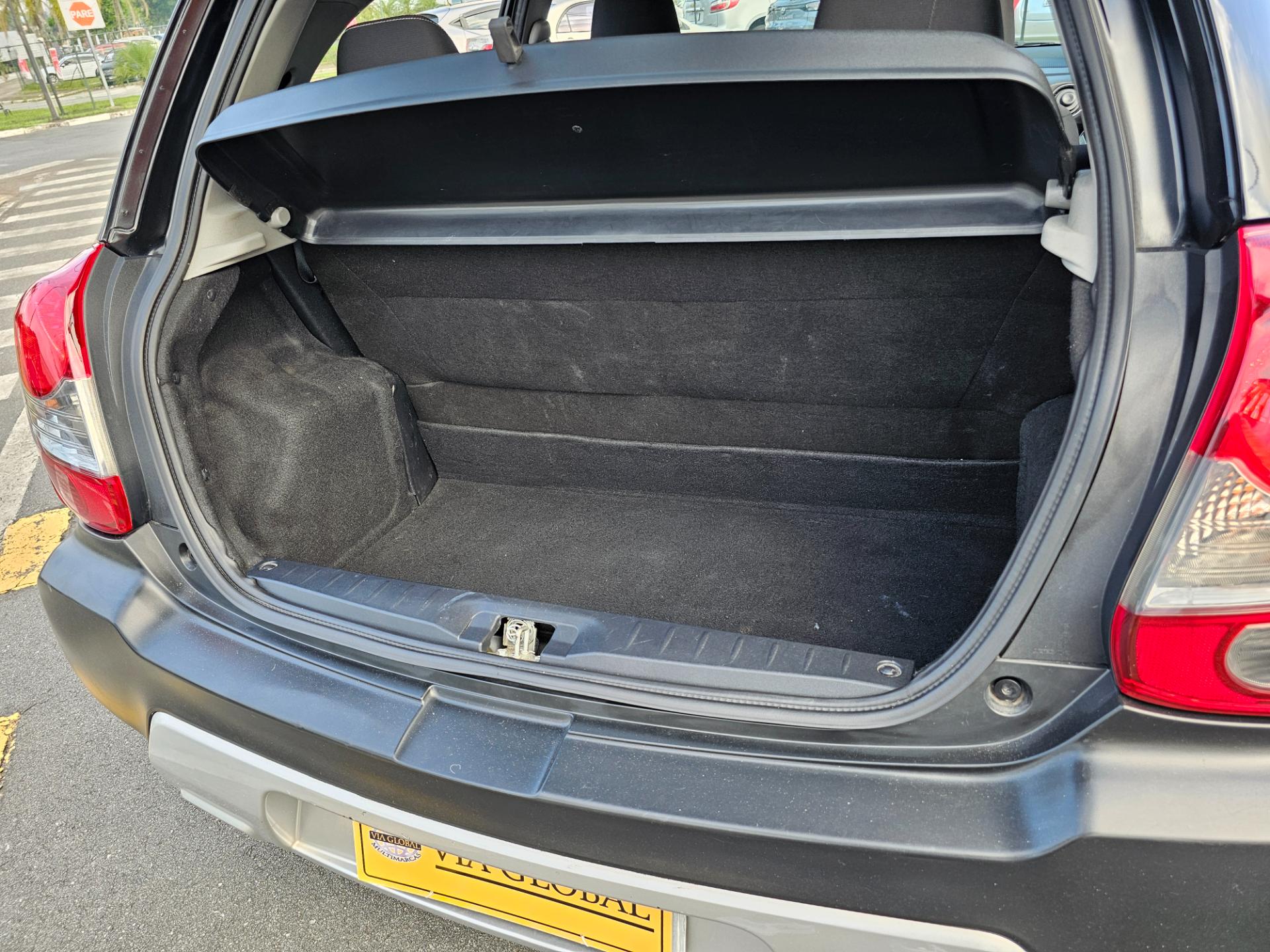 TOYOTA ETIOS CROSS