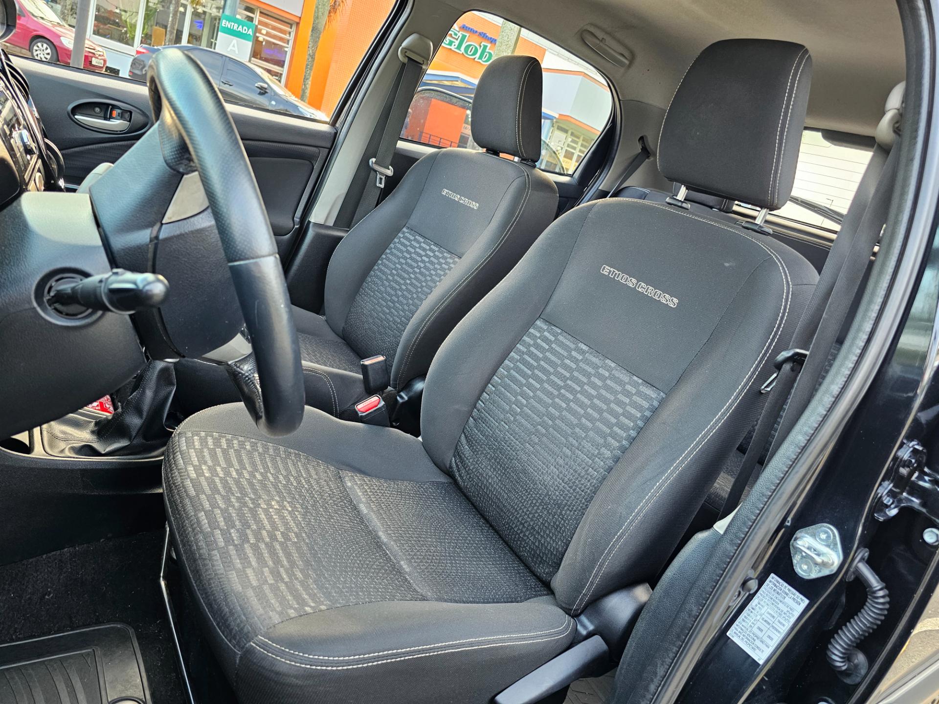 TOYOTA ETIOS CROSS