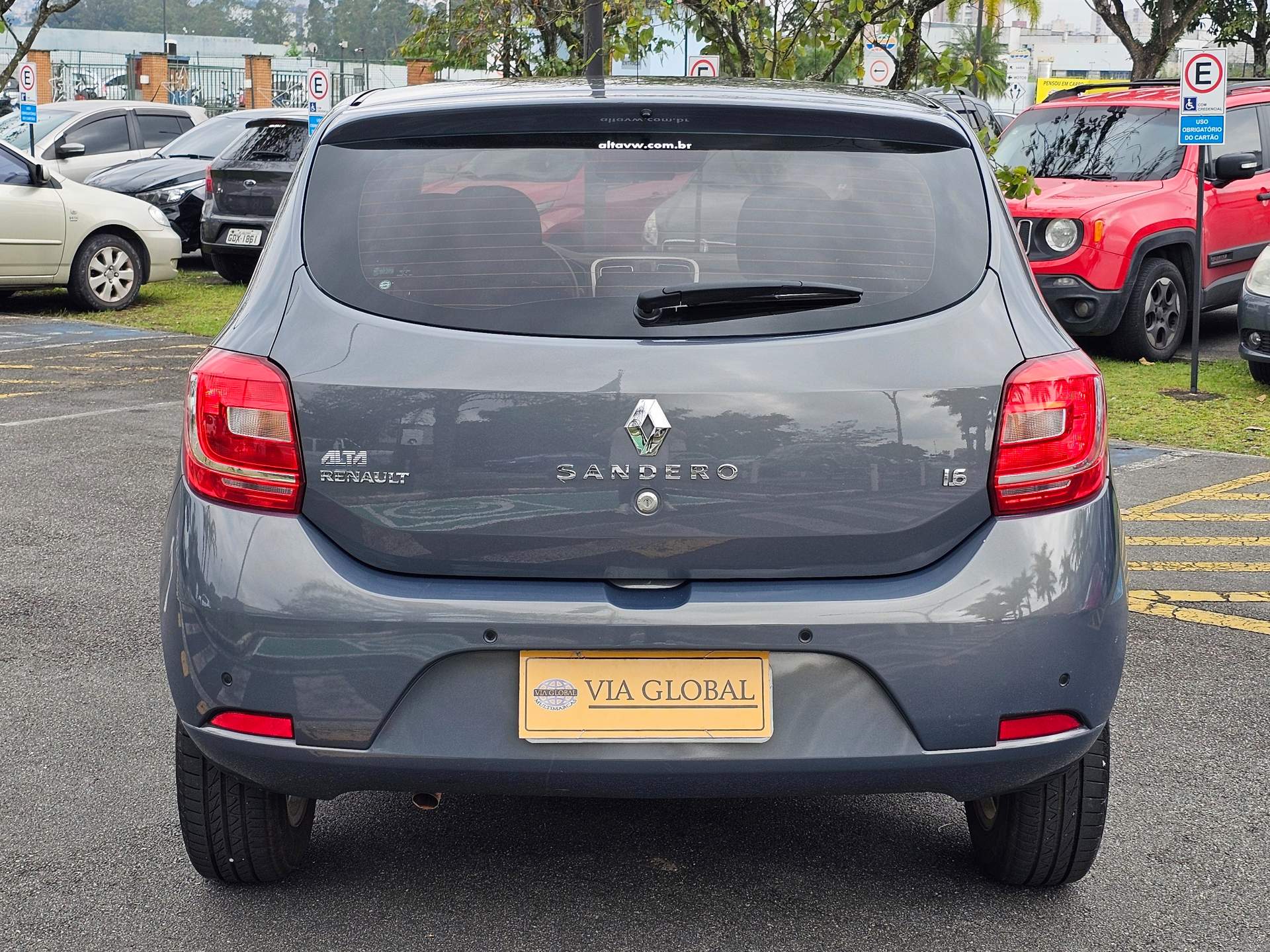 RENAULT SANDERO