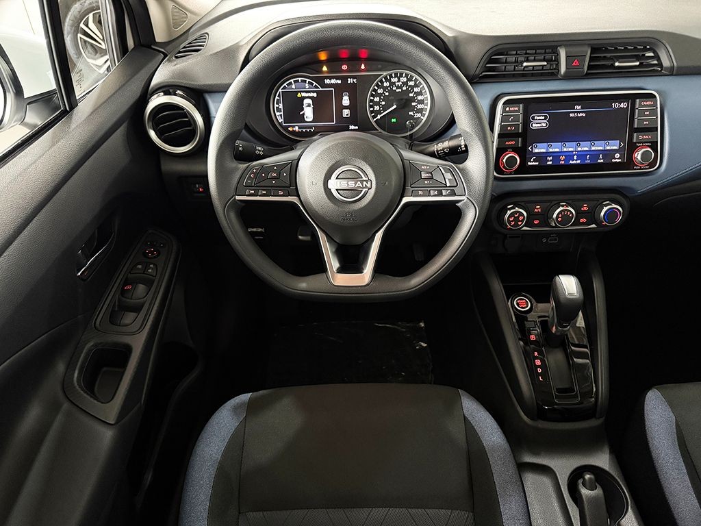NISSAN VERSA