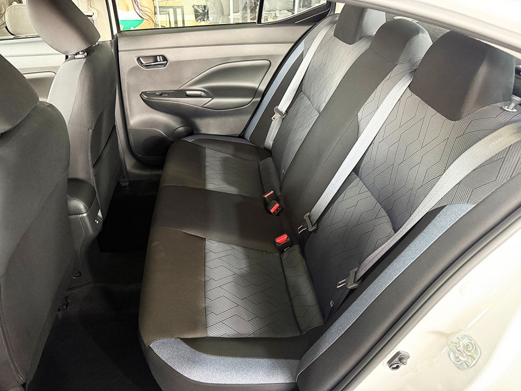 NISSAN VERSA