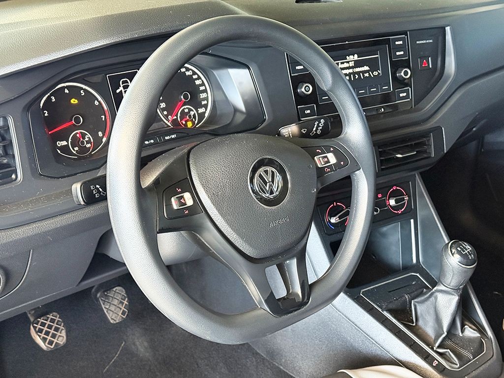 VOLKSWAGEN POLO