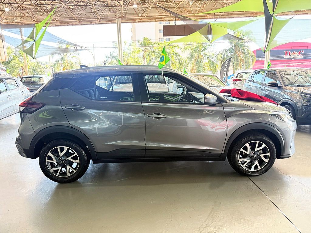 NISSAN KICKS
