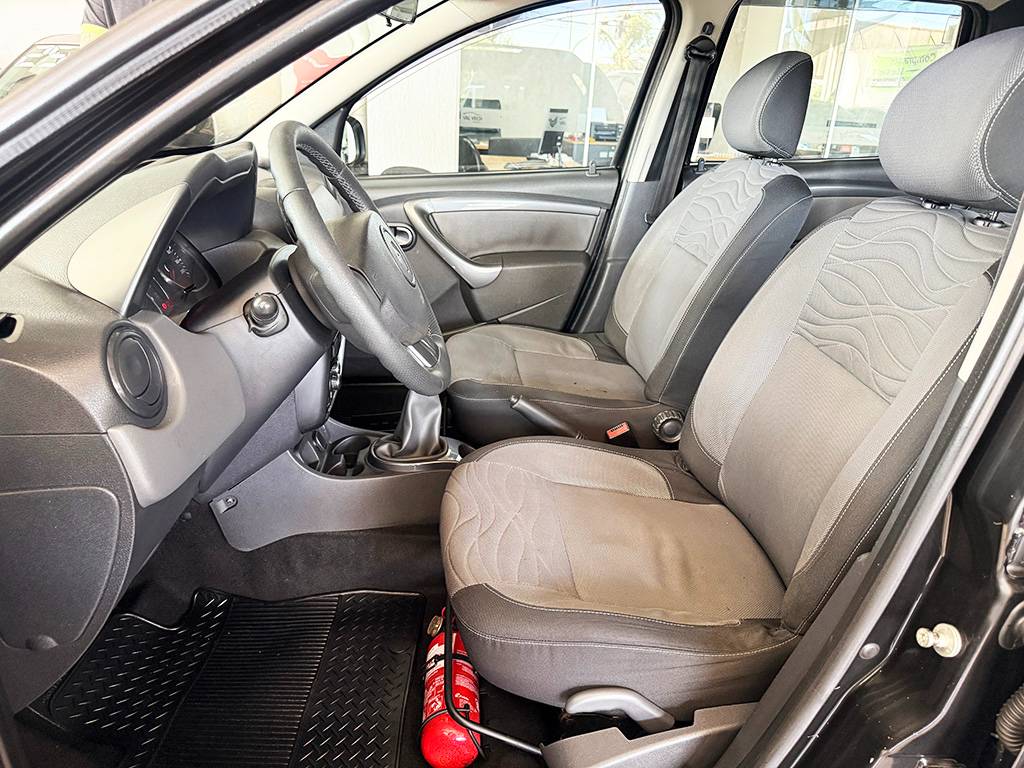 RENAULT DUSTER