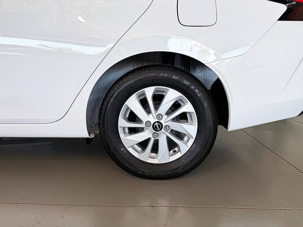 NISSAN VERSA