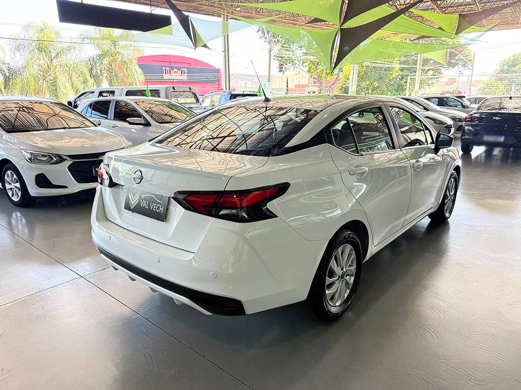 NISSAN VERSA