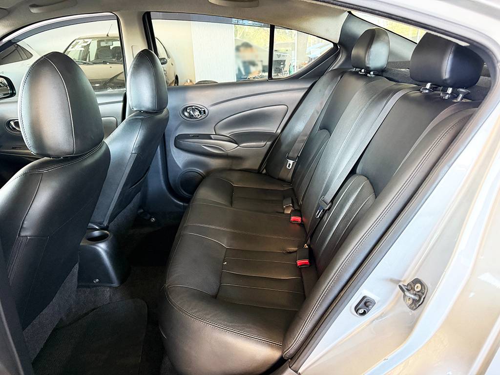 NISSAN VERSA