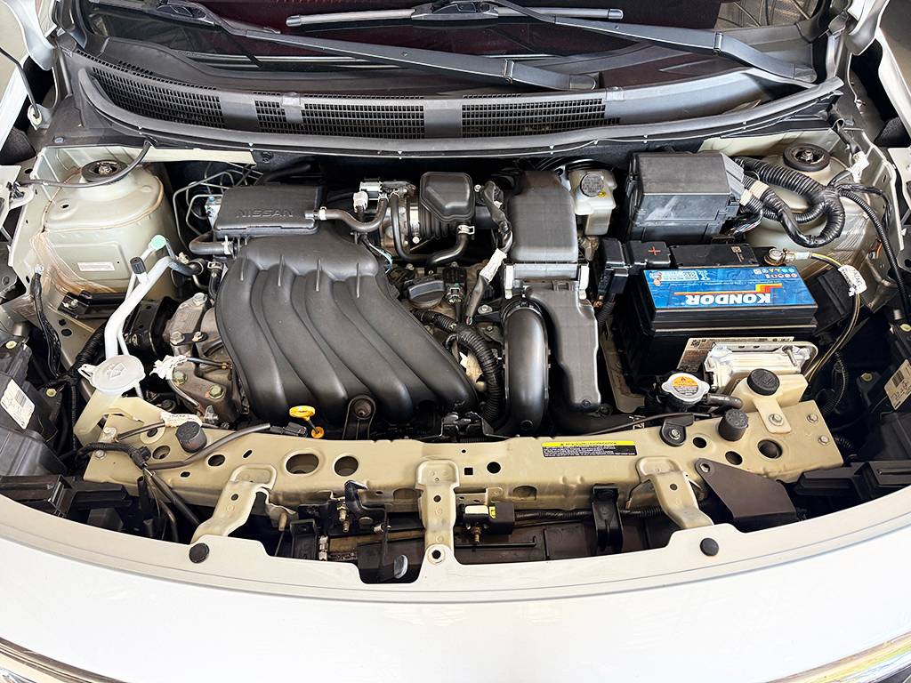 NISSAN VERSA
