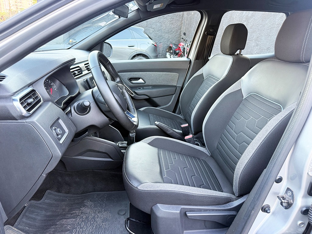RENAULT DUSTER