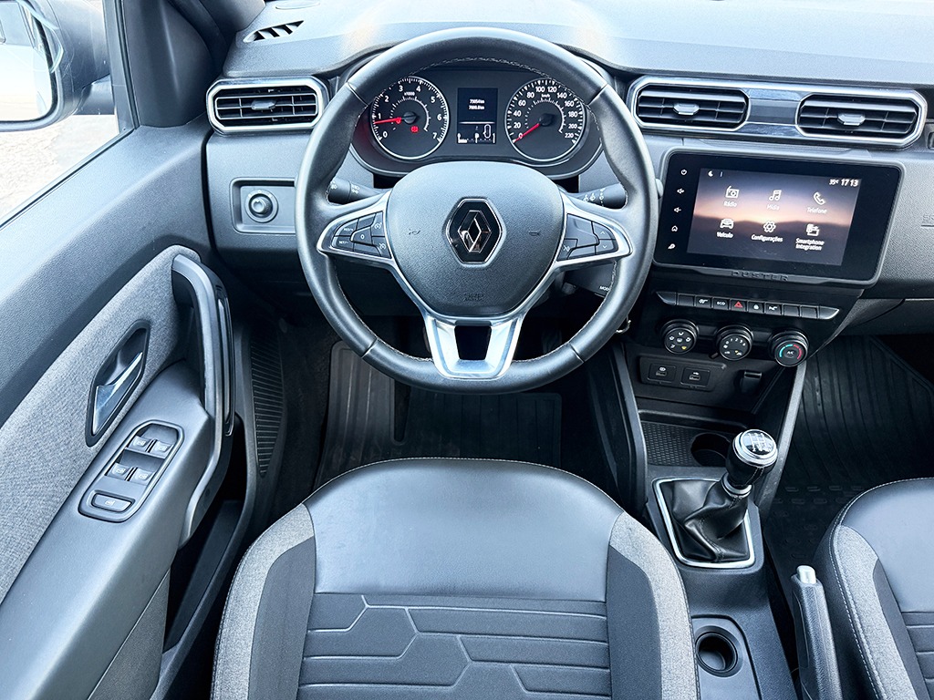 RENAULT DUSTER
