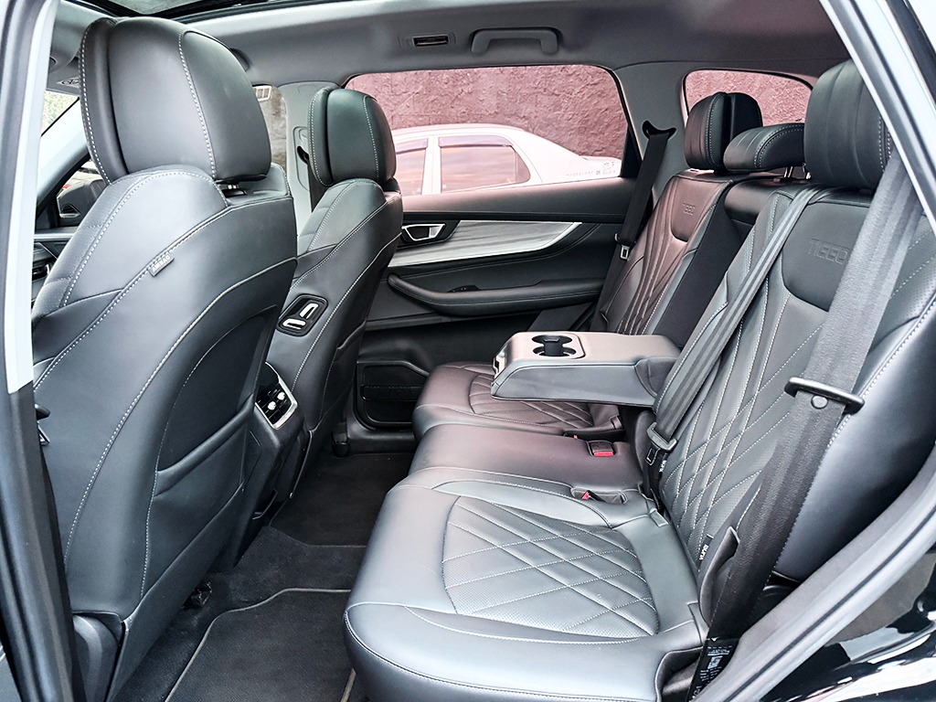 CHERY TIGGO 8