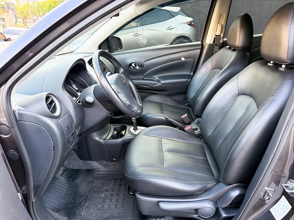 NISSAN VERSA