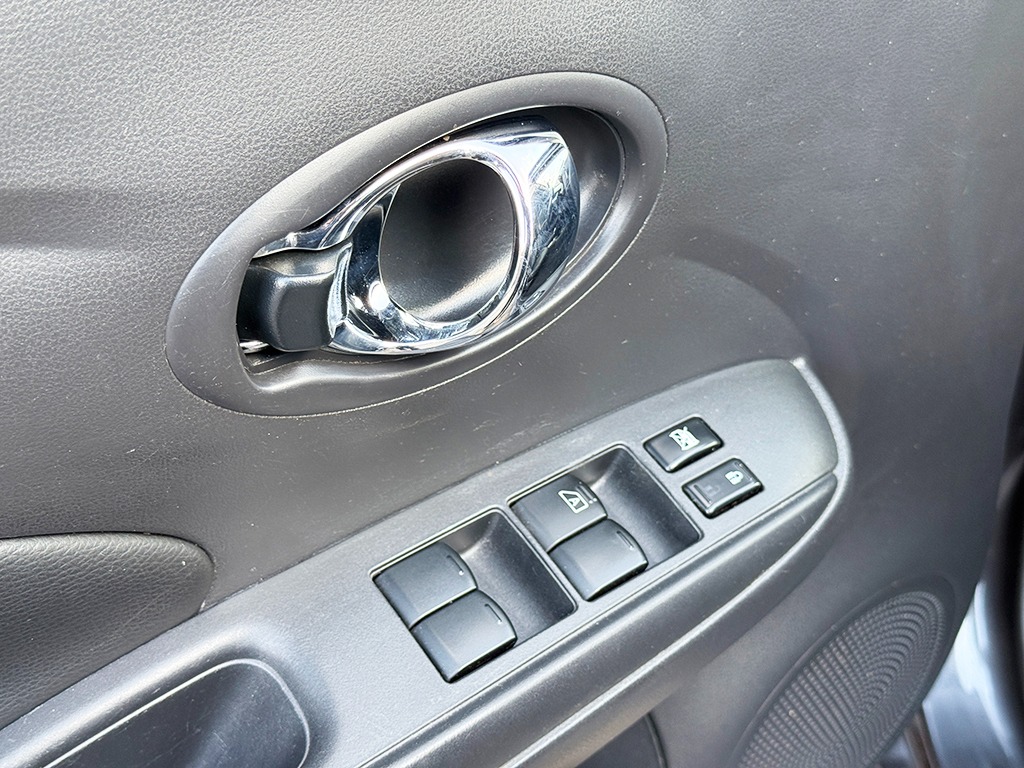 NISSAN VERSA