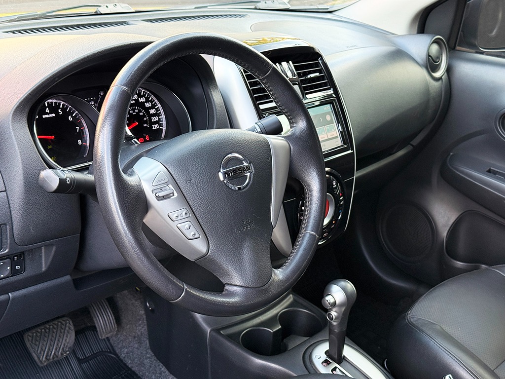 NISSAN VERSA
