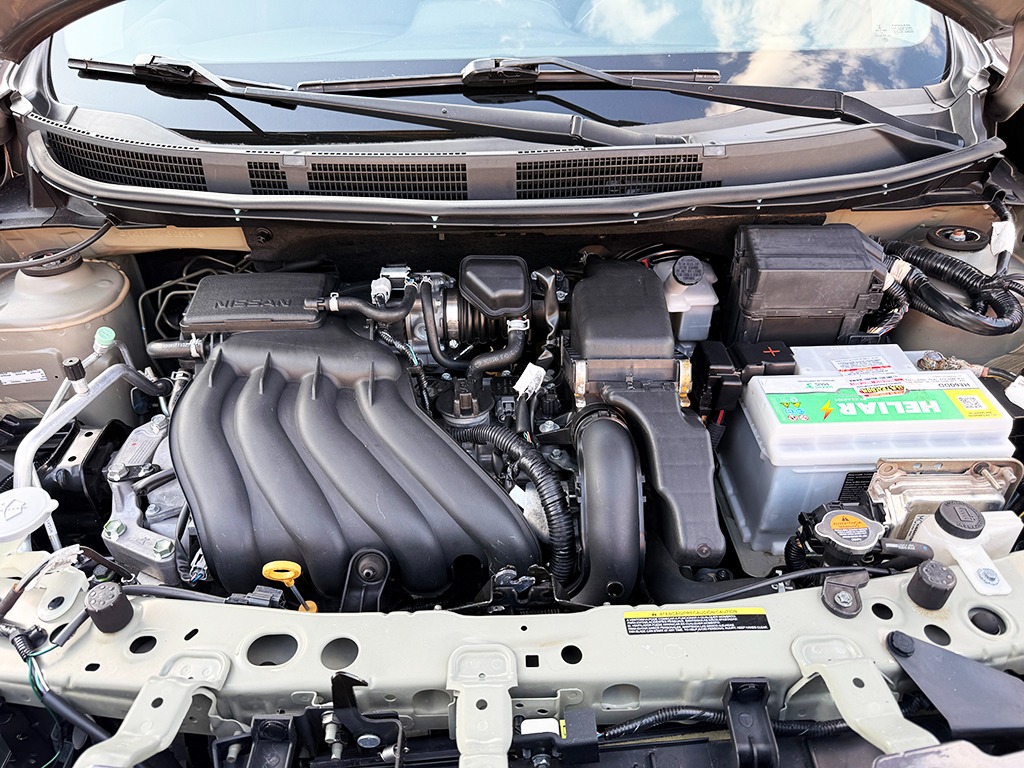 NISSAN VERSA
