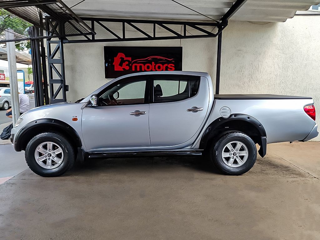 MITSUBISHI L200 TRITON