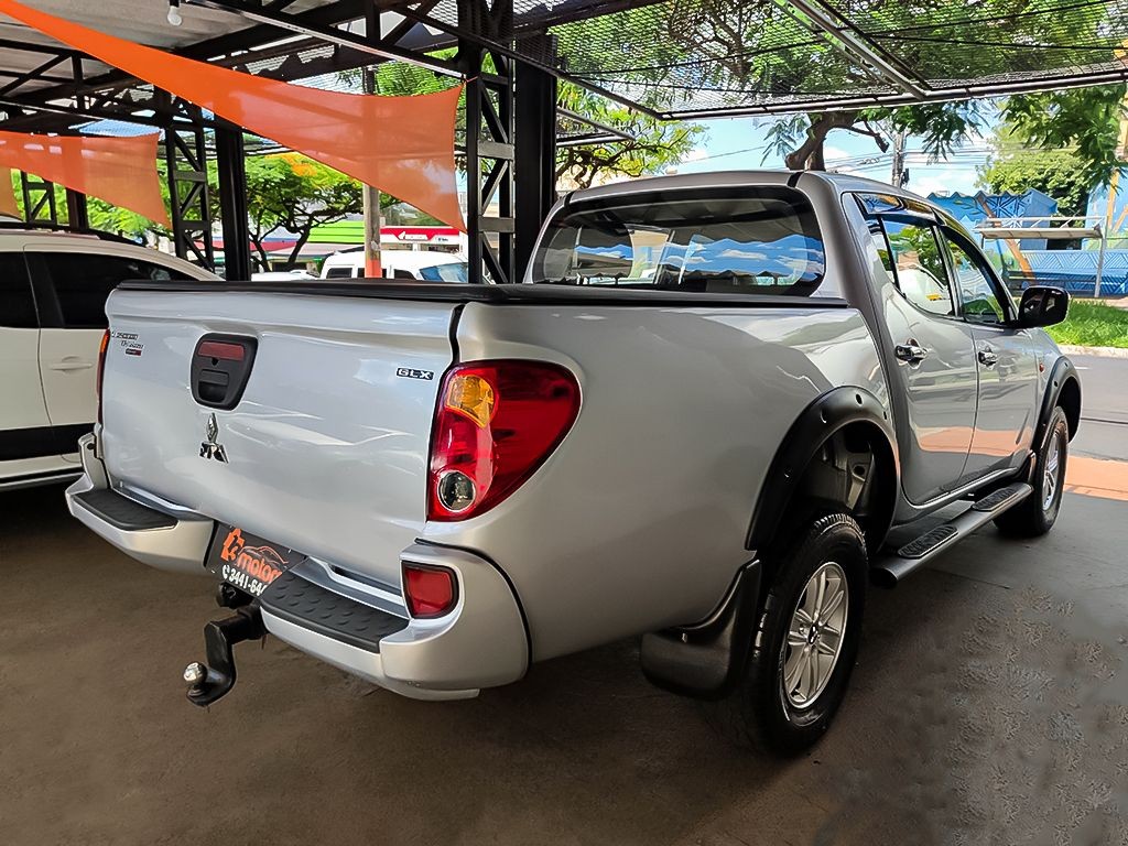 MITSUBISHI L200 TRITON