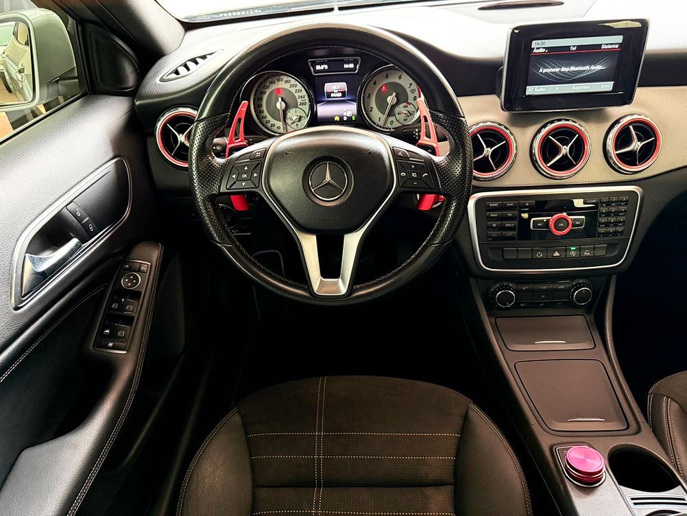 MERCEDES-BENZ GLA 200