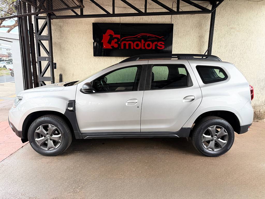 RENAULT DUSTER