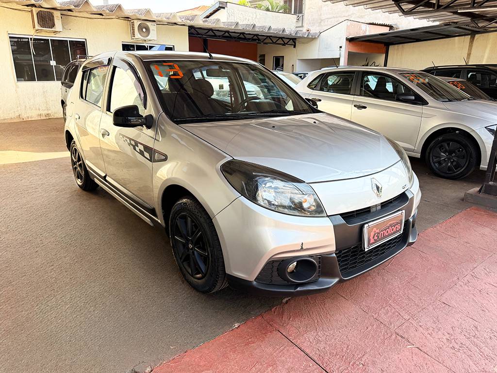 RENAULT SANDERO