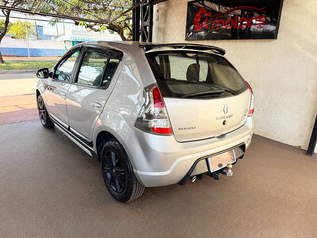 RENAULT SANDERO