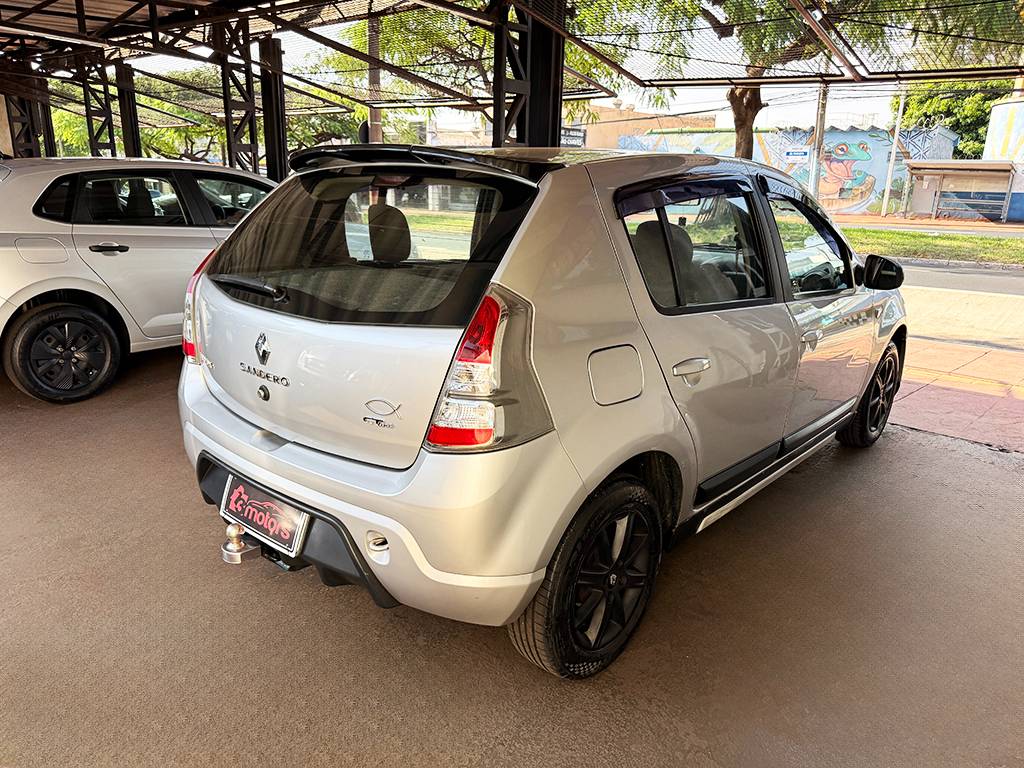 RENAULT SANDERO