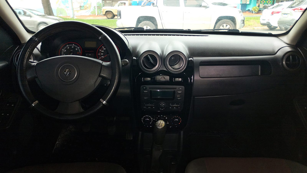 RENAULT SANDERO
