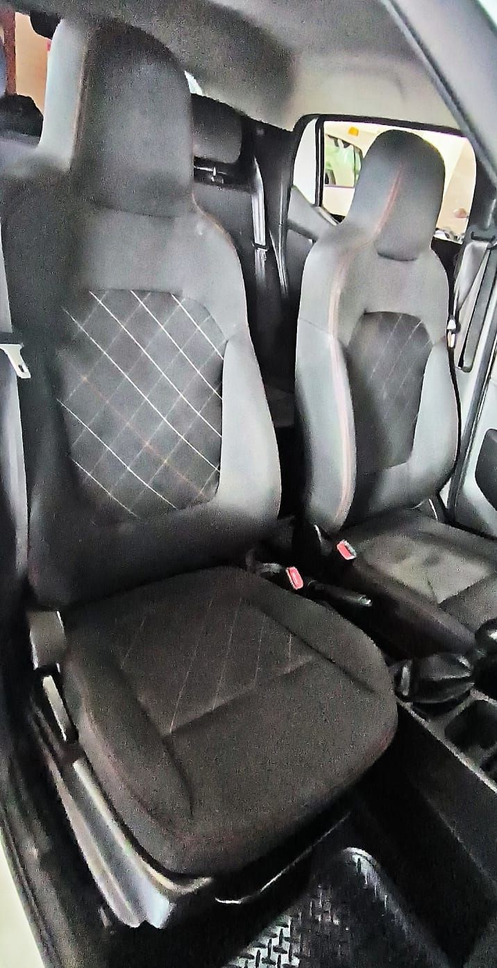 Car Image 10