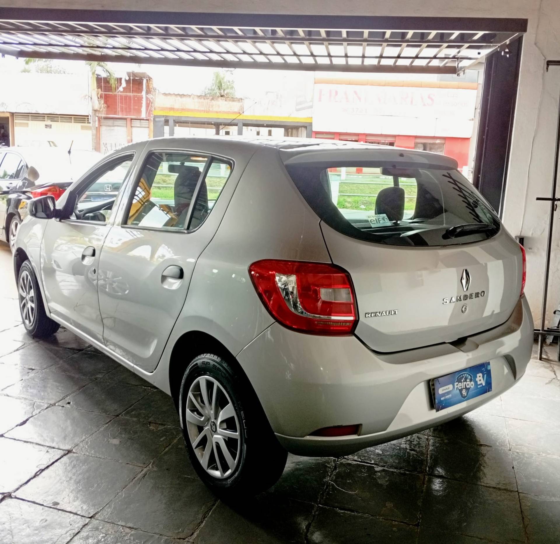 RENAULT SANDERO