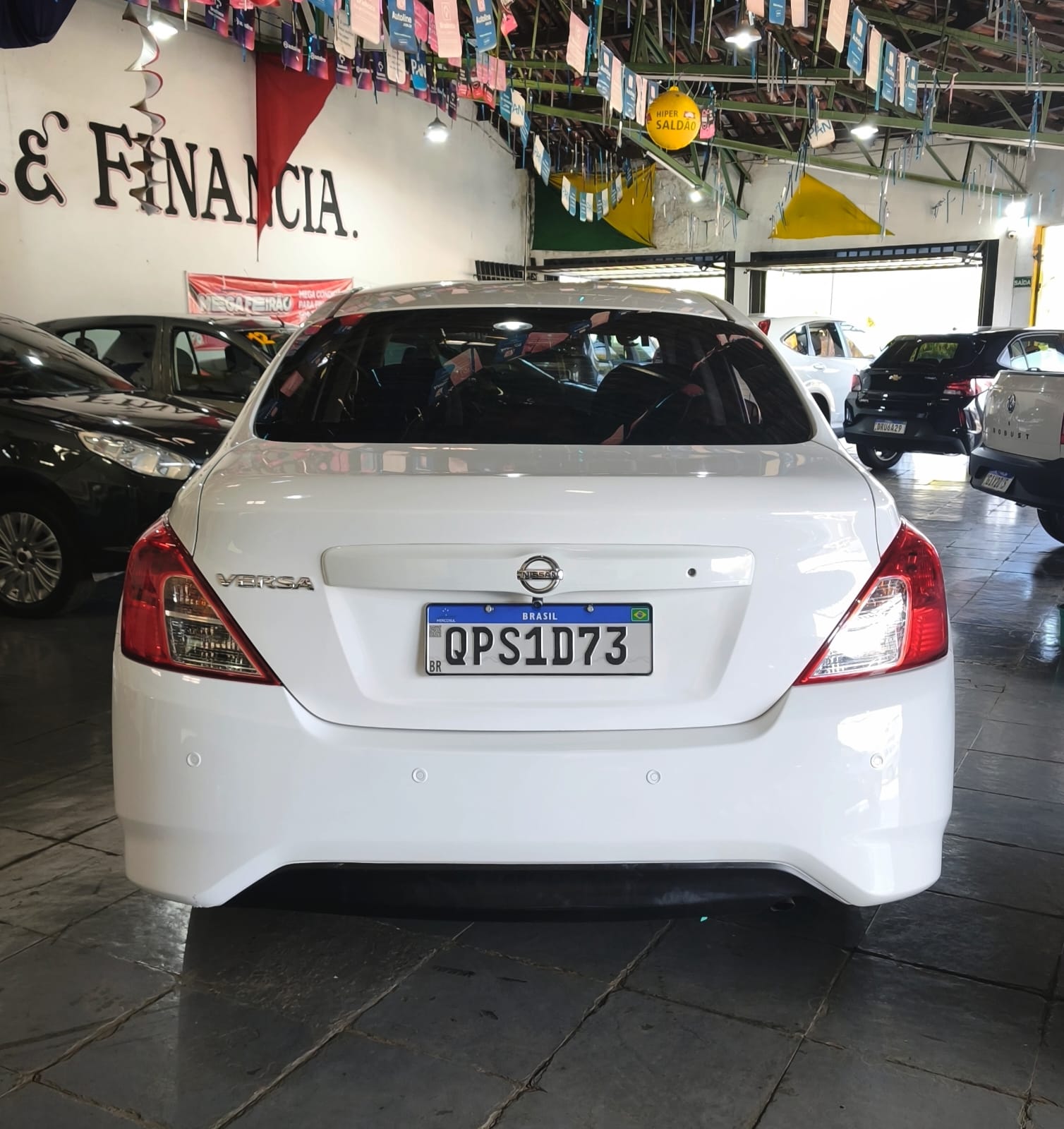 NISSAN VERSA