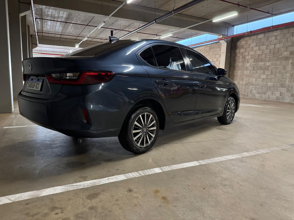 Car Image 9
