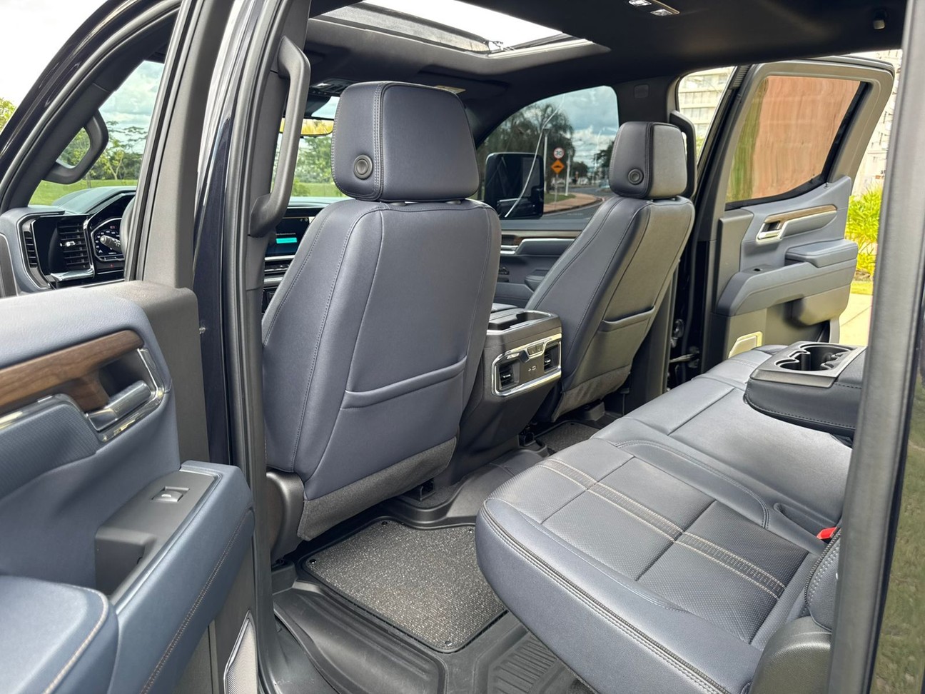 CHEVROLET SILVERADO 5.3 V8 1500 HIGH COUNTRY 4X4 2024