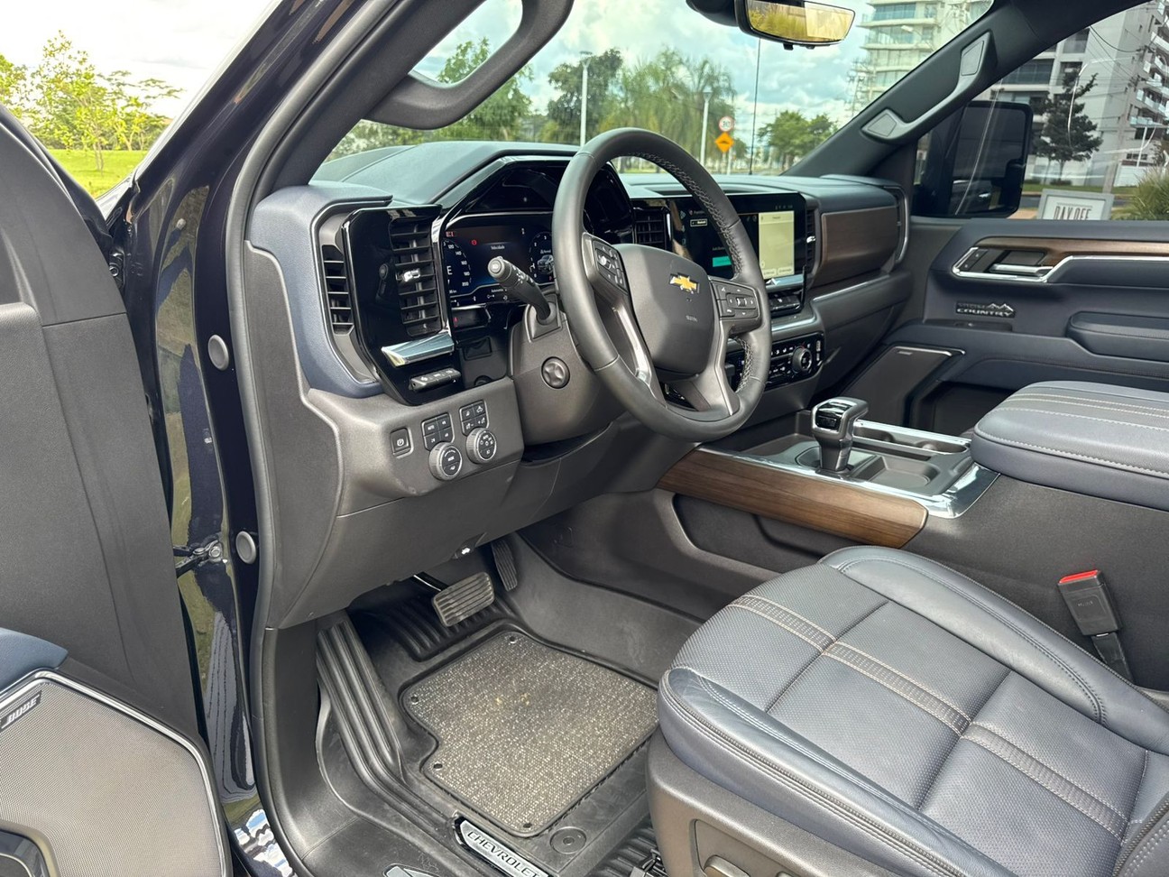 CHEVROLET SILVERADO 5.3 V8 1500 HIGH COUNTRY 4X4 2024