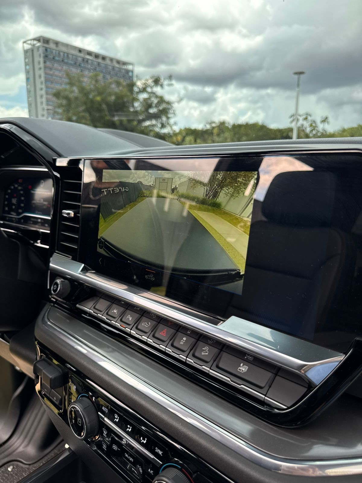 CHEVROLET SILVERADO 5.3 V8 1500 HIGH COUNTRY 4X4 2024