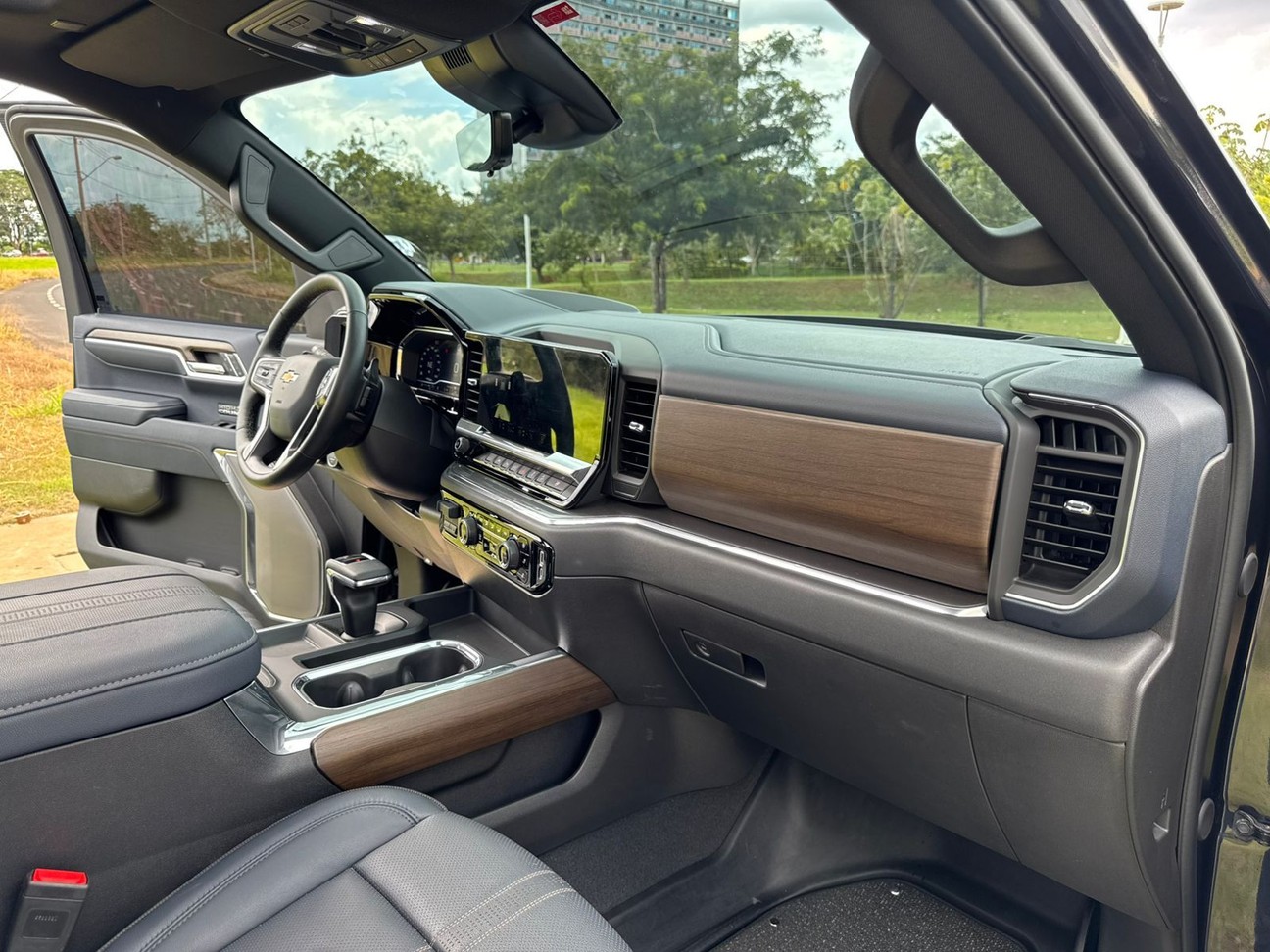 CHEVROLET SILVERADO 5.3 V8 1500 HIGH COUNTRY 4X4 2024