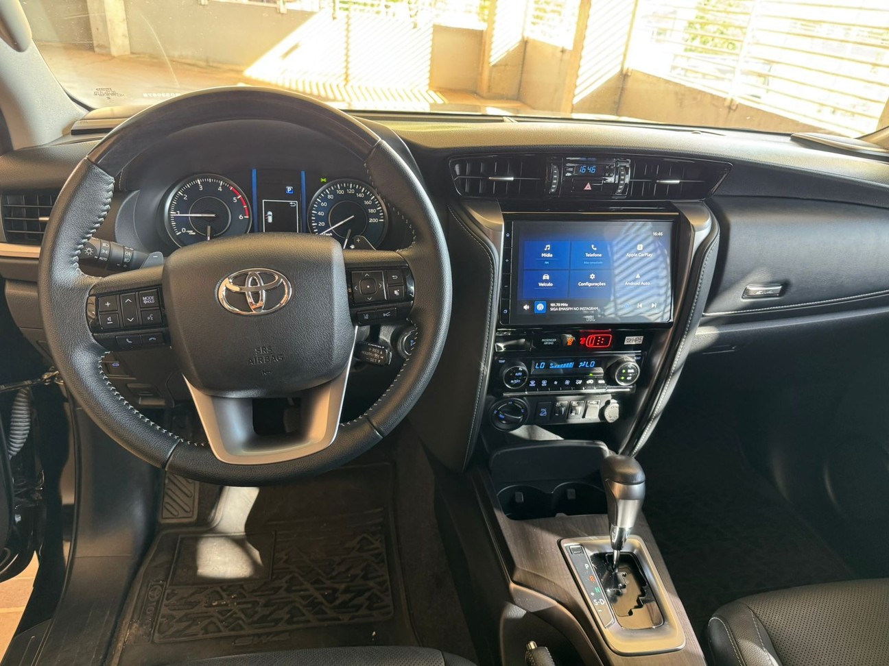 TOYOTA HILUX SW4 2.8 D-4D TURBO GR-S 7L 4X4