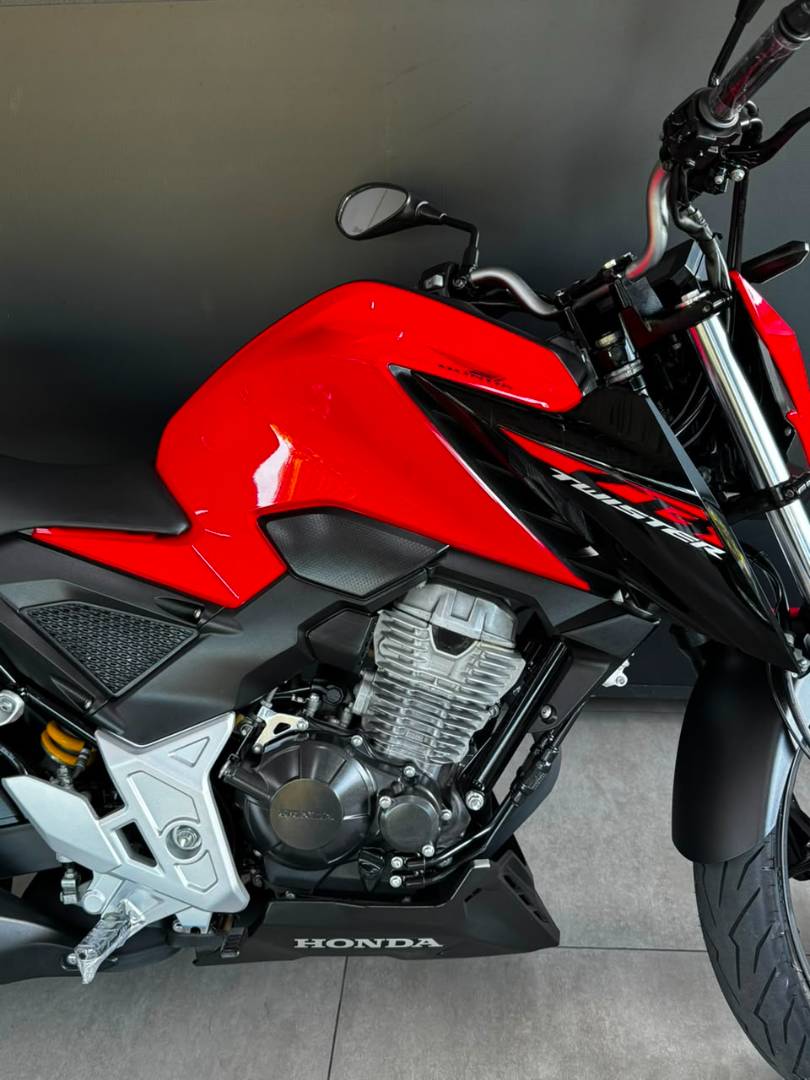 HONDA CB 300F TWISTER CBS