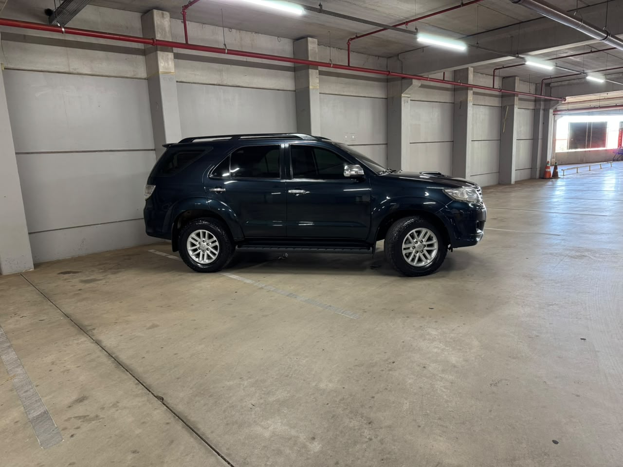 TOYOTA HILUX SW4