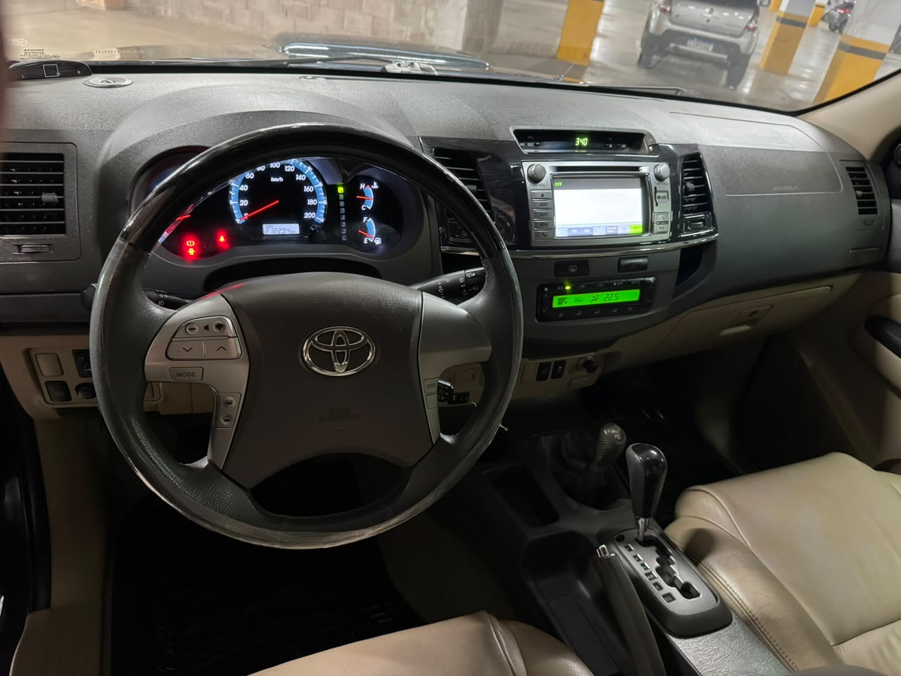 TOYOTA HILUX SW4