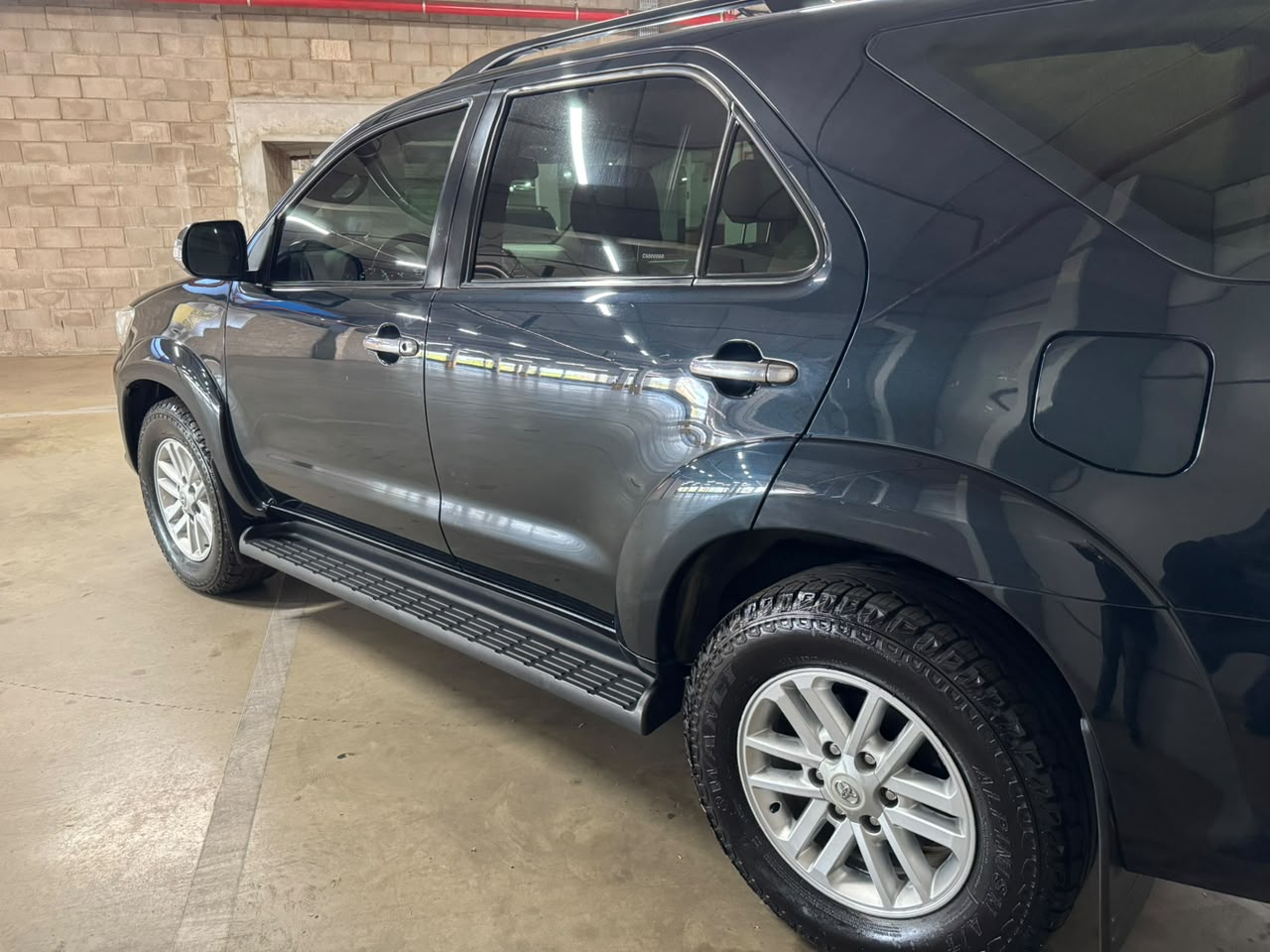 TOYOTA HILUX SW4