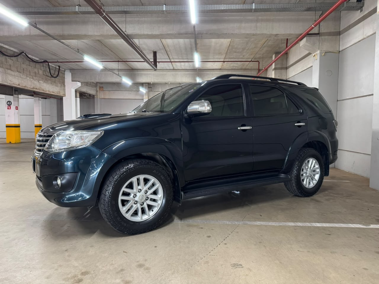 TOYOTA HILUX SW4